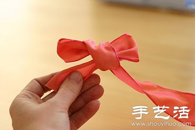 蝴蝶結(jié)絲帶手環(huán)手工制作教程 -  itrip.net.cn