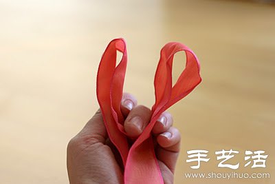 蝴蝶結(jié)絲帶手環(huán)手工制作教程 -  itrip.net.cn