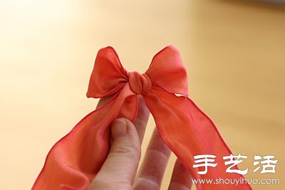 蝴蝶結(jié)絲帶手環(huán)手工制作教程 -  itrip.net.cn