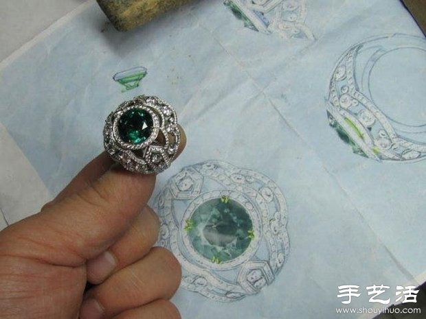 綠寶石戒指的手工制作過程 -  itrip.net.cn
