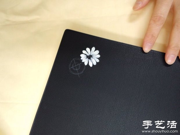 教你雛菊的畫法 畫雛菊的圖解教程 -  itrip.net.cn