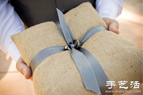 森系婚禮中常見的手工制作麻布戒枕 -  itrip.net.cn