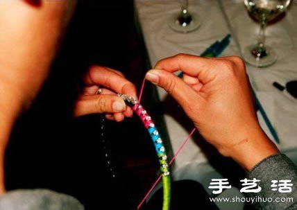 漂亮毛線帶鉆發(fā)箍手工制作教程 -  itrip.net.cn