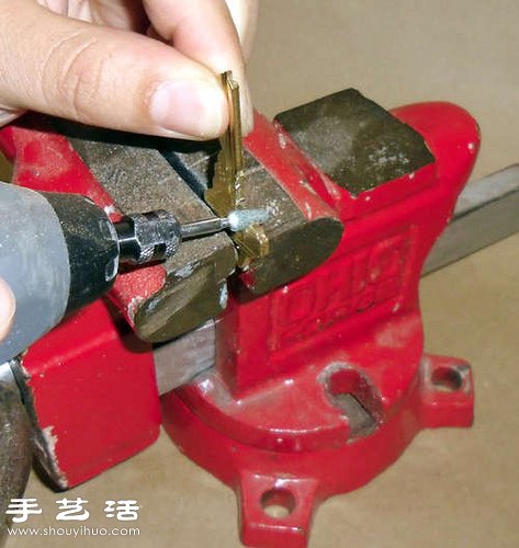 給鑰匙DIY開瓶器功能 -  itrip.net.cn
