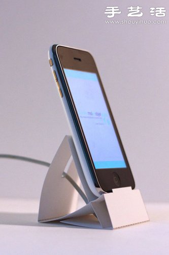 硬紙板自制iPhone底座視頻教程 -  itrip.net.cn