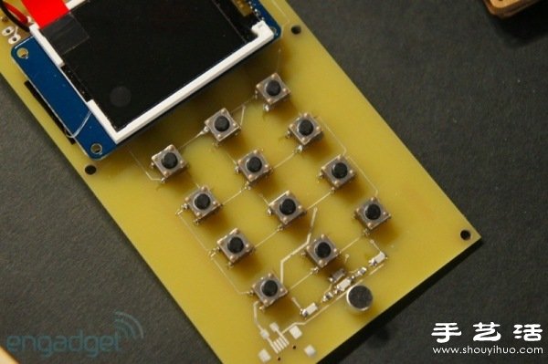 可以自己動手DIY的個性手機套件 -  itrip.net.cn
