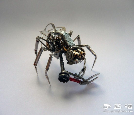 手表零部件+舊燈泡 牛人DIY機械昆蟲軍團 -  itrip.net.cn