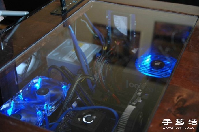 IT宅男木工DIY可變形電腦茶幾 -  itrip.net.cn