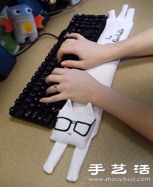 貓咪造型布藝鍵盤墊的手工制作教程 -  itrip.net.cn