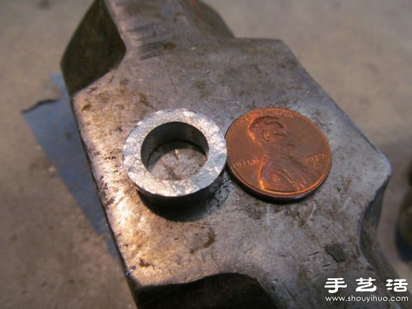 看手工牛人用硬幣DIY制作戒指 -  itrip.net.cn