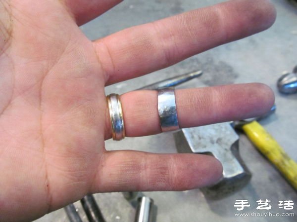 看手工牛人用硬幣DIY制作戒指 -  itrip.net.cn