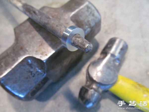 看手工牛人用硬幣DIY制作戒指 -  itrip.net.cn