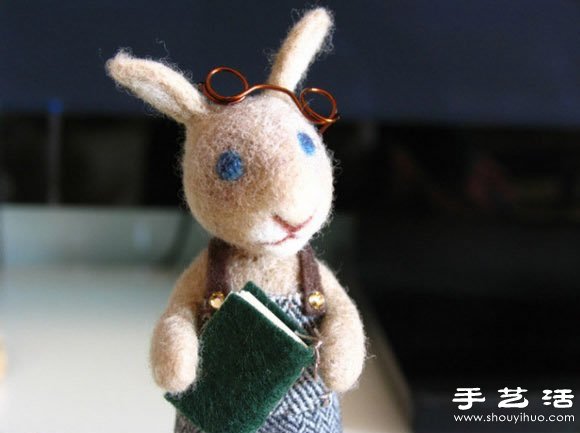 羊毛氈手工制作的兔子老師 -  itrip.net.cn