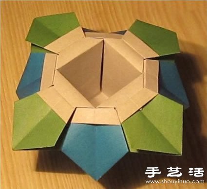 折紙花朵收納盒的手工制作圖解教程 -  itrip.net.cn