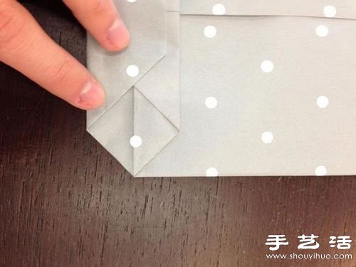 手工折紙制作經(jīng)典的禮品包裝袋 -  itrip.net.cn