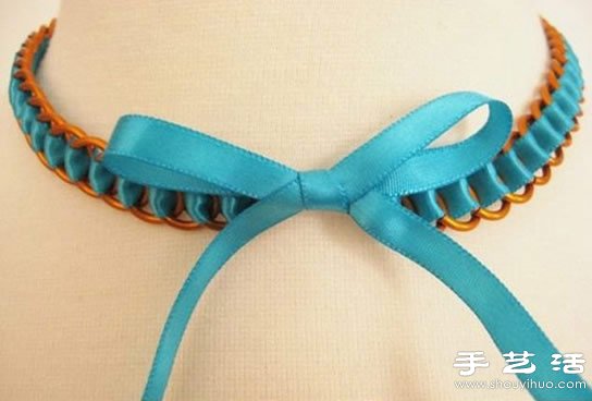 金屬環(huán)+絲帶 時(shí)尚優(yōu)雅項(xiàng)鏈的制作方法 -  itrip.net.cn