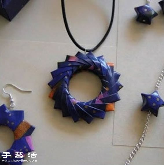 手工折紙制作三角插項鏈吊墜/耳環(huán)教程 -  itrip.net.cn