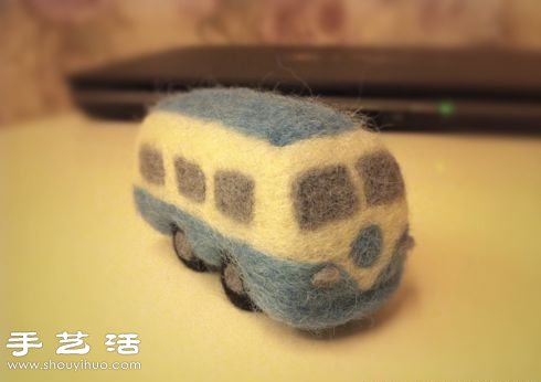 羊毛氈制作的火車頭 -  itrip.net.cn