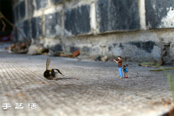 Slinkachu的小小人模型街頭涂鴉藝術(shù) -  itrip.net.cn