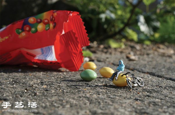 Slinkachu的小小人模型街頭涂鴉藝術(shù) -  itrip.net.cn