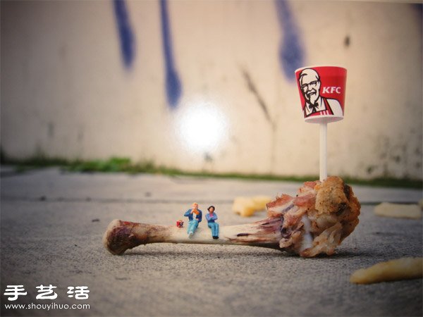 Slinkachu的小小人模型街頭涂鴉藝術(shù) -  itrip.net.cn