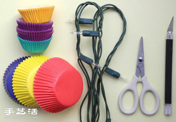 蛋糕紙剪紙手工制作漂亮小花燈帶圖解教程 -  itrip.net.cn