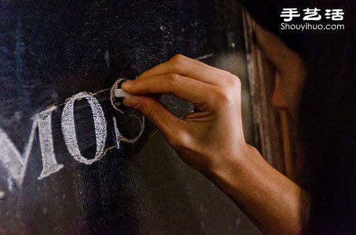 阿根廷一家面包房的粉筆畫識(shí)別設(shè)計(jì) -  itrip.net.cn
