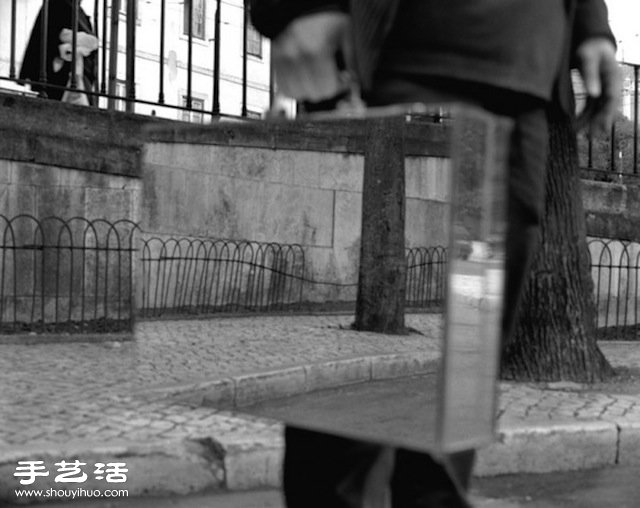 葡萄亞裔攝影師作品:男人與他的城市行李箱 -  itrip.net.cn