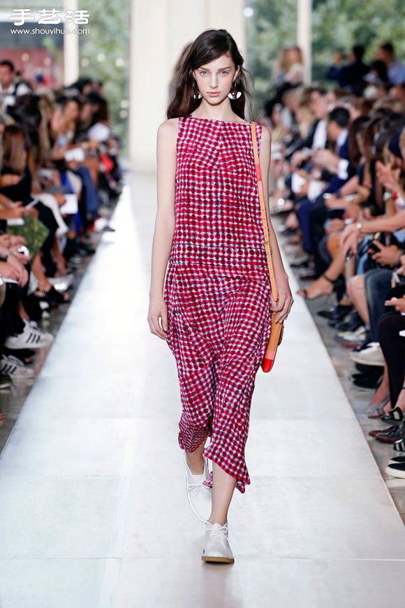 以畫(huà)家為靈感的Tory Burch 2015春季女裝 -  itrip.net.cn