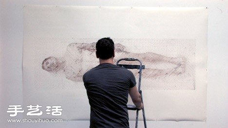 紐約藝術(shù)家Ted Lawson用鮮血畫出裸體肖像 -  itrip.net.cn