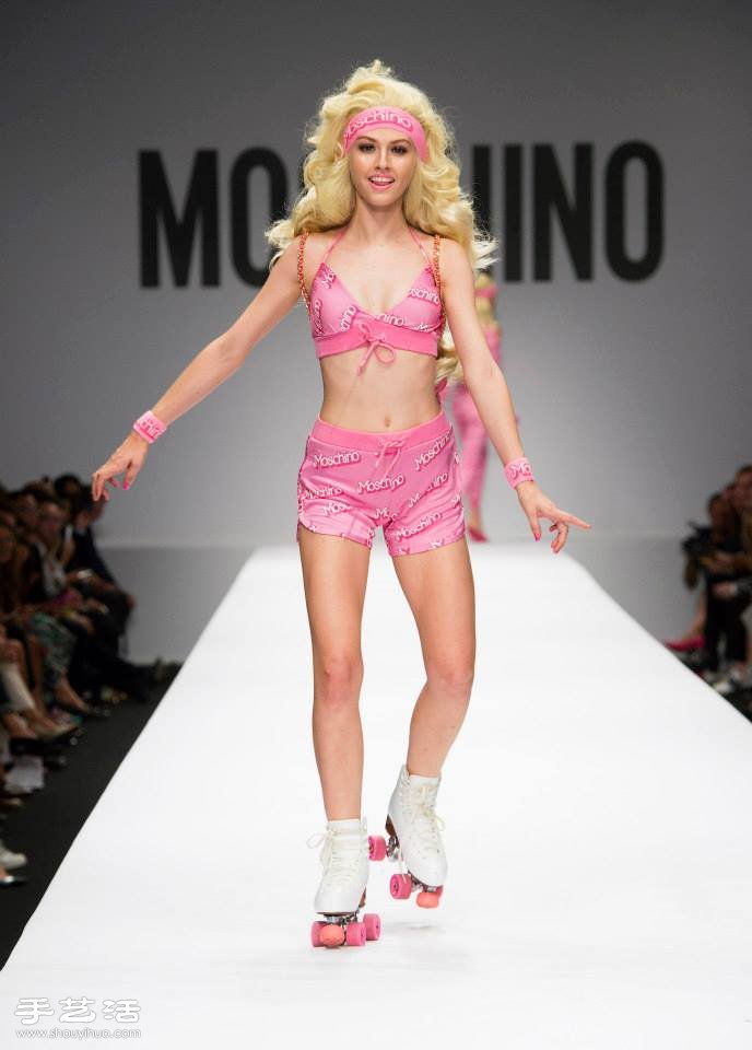 Barbie登上2015米蘭時(shí)裝周春夏女裝伸展臺 -  itrip.net.cn