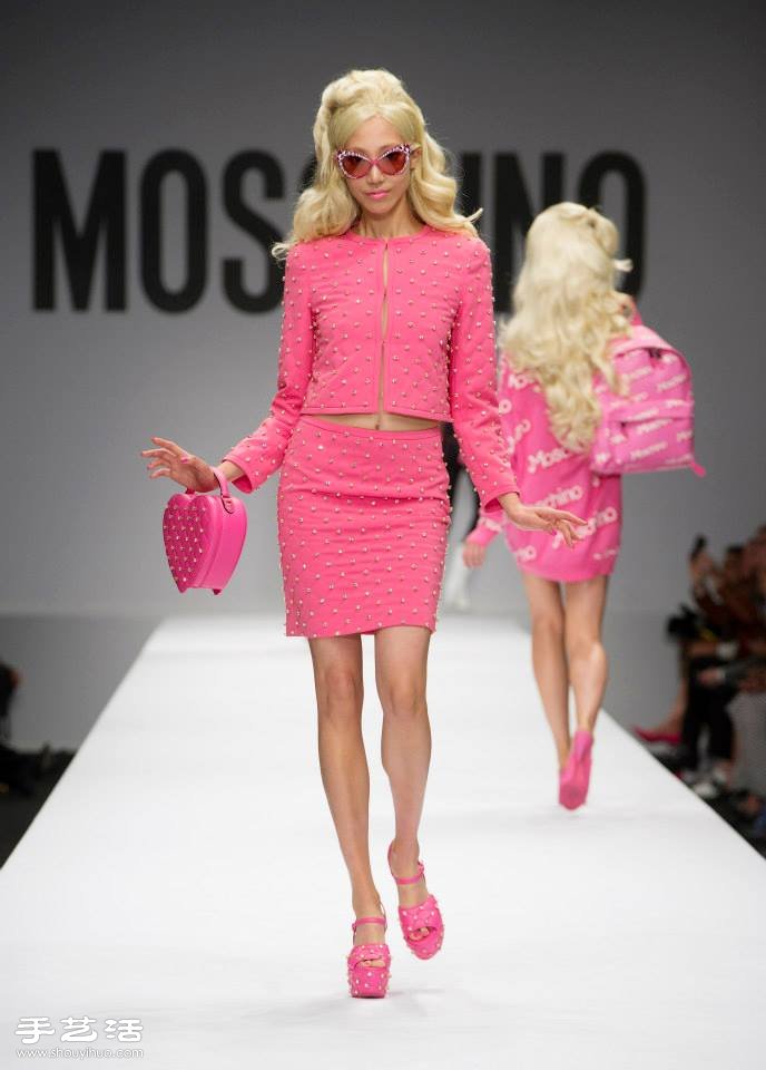 Barbie登上2015米蘭時(shí)裝周春夏女裝伸展臺 -  itrip.net.cn