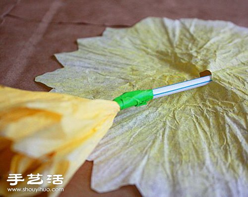 蛋糕紙托紙杯手工DIY逼真牡丹花圖解教程 -  itrip.net.cn
