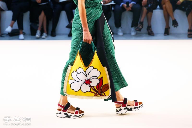 MARNI 位于米蘭的 2015 春夏時尚花市場 -  itrip.net.cn