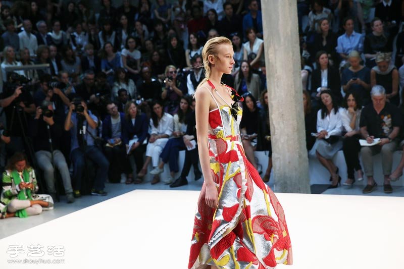 MARNI 位于米蘭的 2015 春夏時尚花市場 -  itrip.net.cn