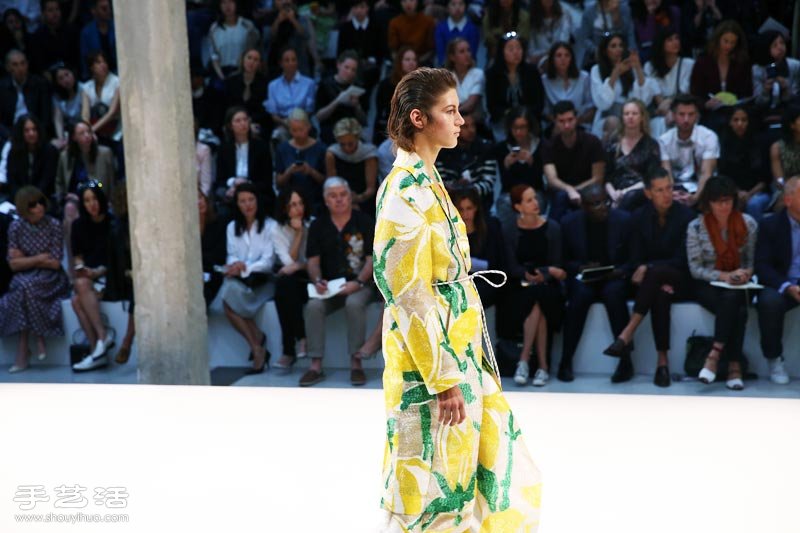 MARNI 位于米蘭的 2015 春夏時尚花市場 -  itrip.net.cn
