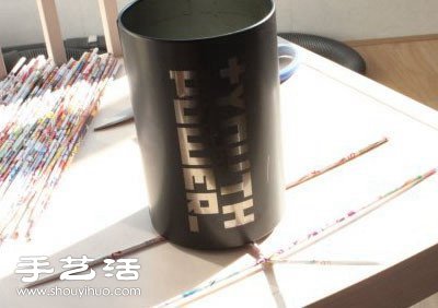 舊雜志廢物利用手工DIY制作花瓶圖解教程 -  itrip.net.cn
