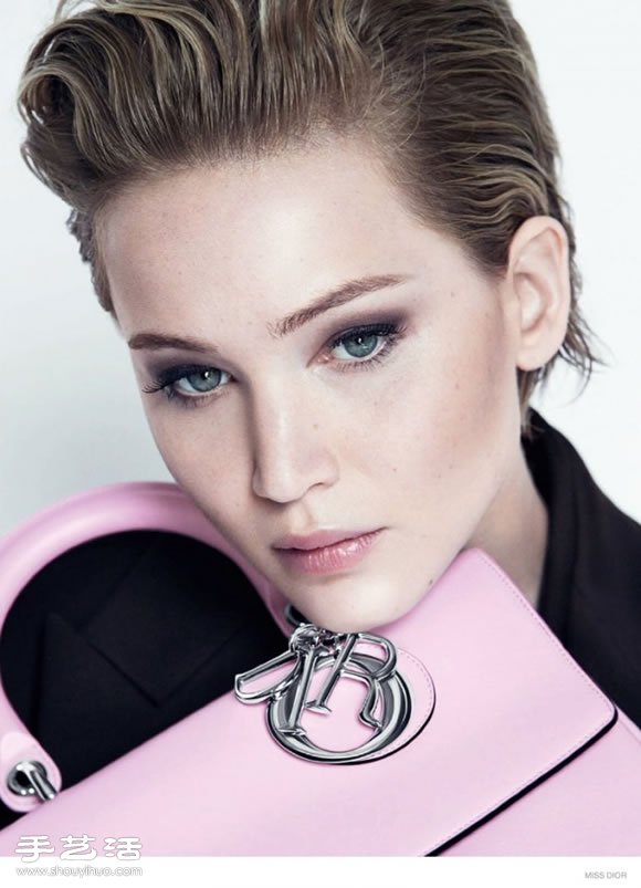 Jennifer Lawrence演繹Miss Dior手袋廣告 -  itrip.net.cn