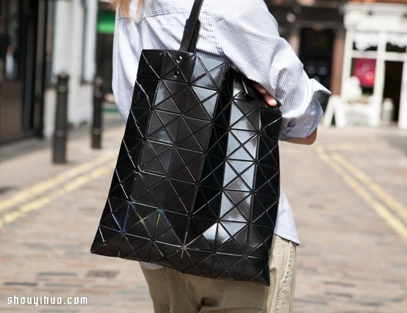三宅一生 BAOBAO BAGS 的魔術(shù)方塊穿搭術(shù) -  itrip.net.cn