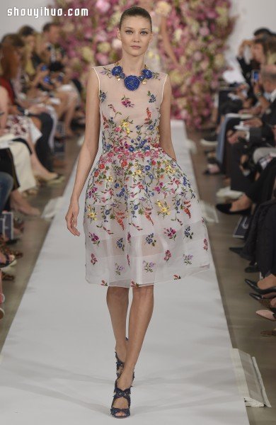 OSCAR DE LA RENTA與他最后的2015春夏女裝 -  itrip.net.cn