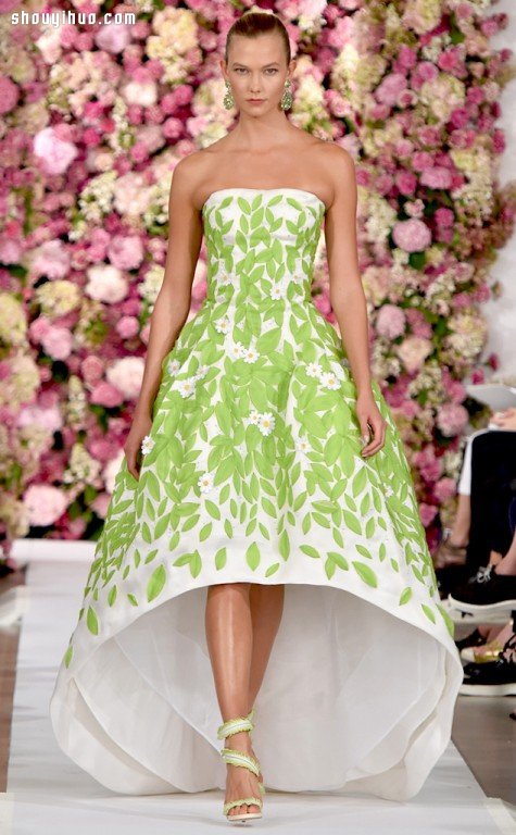 OSCAR DE LA RENTA與他最后的2015春夏女裝 -  itrip.net.cn