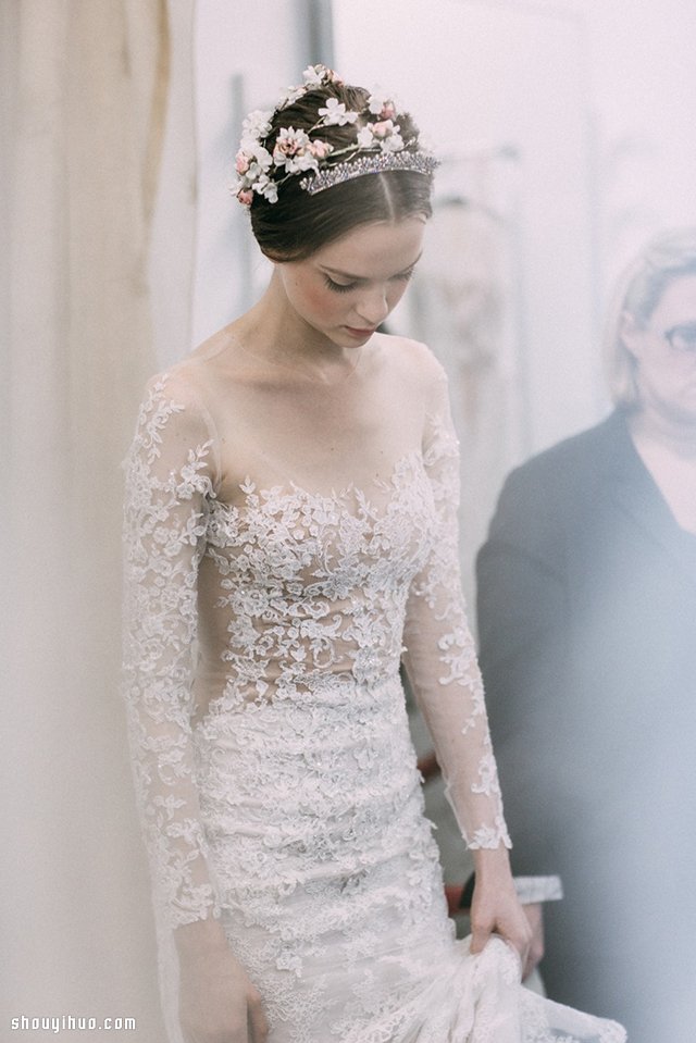 Reem Acra Fall 2015 令人驚艷婚紗頭飾 -  itrip.net.cn