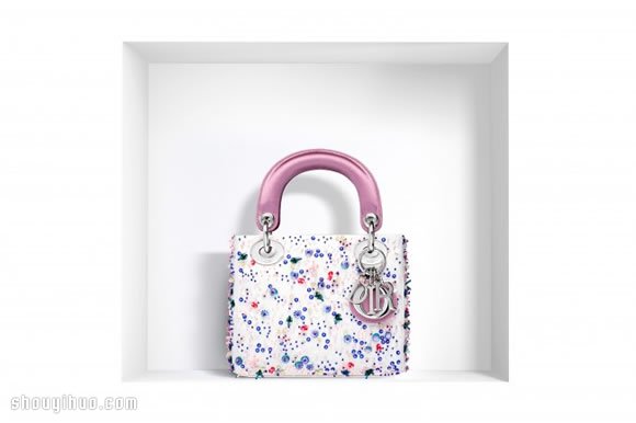 Christian Dior 2015春夏極簡留白廣告 -  itrip.net.cn