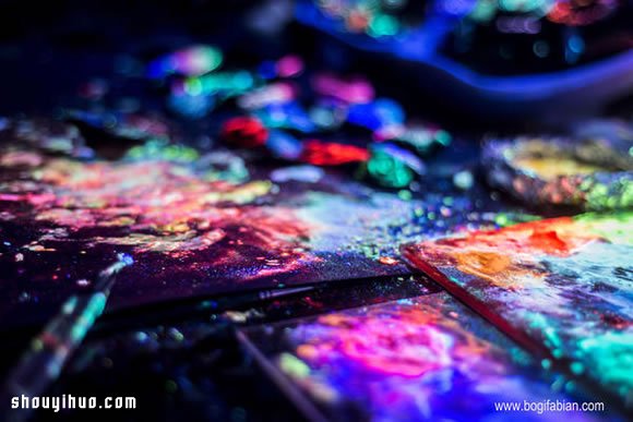 神奇的墻面夜光彩繪 關(guān)燈就變成奇幻世界！ -  itrip.net.cn