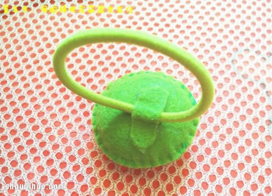簡單五角紅星布藝頭繩發(fā)飾手工制作圖解教程 -  itrip.net.cn