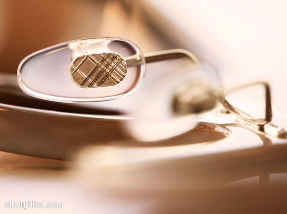 Burberry 純手工眼鏡制作過程 -  itrip.net.cn