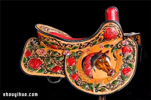Lisa和Loren創(chuàng)作的皮雕馬鞍藝術(shù)品欣賞 -  itrip.net.cn