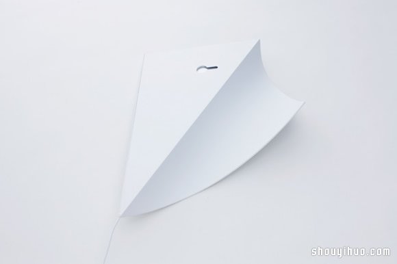YOY–WORKS 設(shè)計的絕妙超薄墻角燈 -  itrip.net.cn