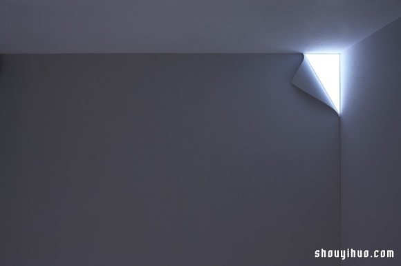 YOY–WORKS 設(shè)計的絕妙超薄墻角燈 -  itrip.net.cn