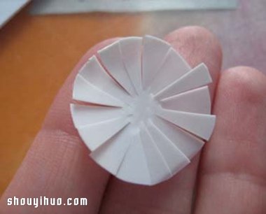 雪碧塑料瓶變廢為寶DIY手工制作手工塑料花 -  itrip.net.cn